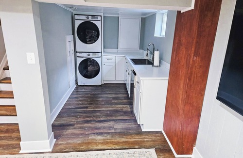 Near Eastside House | Cozy house near downtown Indianapolis, great capacity, spacious backyard.