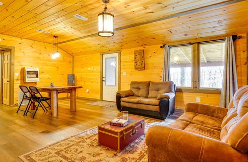 Bladensburg Cabin | Cozy Howard Cabin: Hike, Hunt + Fish!