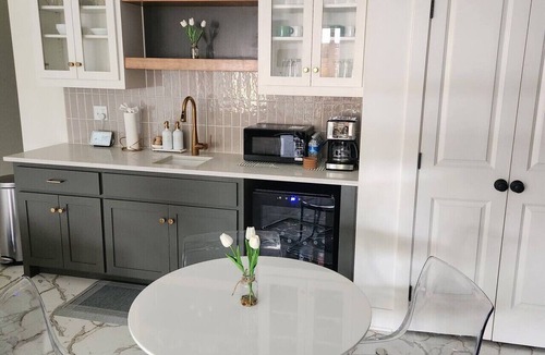 Kansas City Apartment | Cozy KC Retreat, Private Suite w/Patio &Fireplace