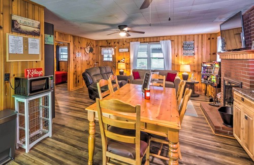 Cub Run Cabin | Cozy Kentucky Cabin w/Sunroom, Yard & Views!