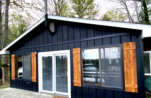 Irons House | Cozy, Lake Front Cottage Close To It All! Fishing, Hunting, Hiking & Much More!
