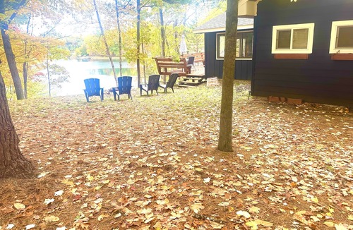 Irons House | Cozy, Lake Front Cottage Close To It All! Fishing, Hunting, Hiking & Much More!