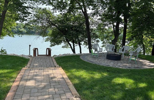 Alexandria House | Cozy lake home on the beautiful chain of Lakes in Alexandria!