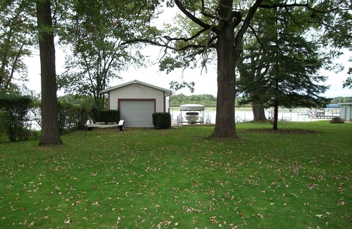 Delavan House | Cozy Lake House Delavan