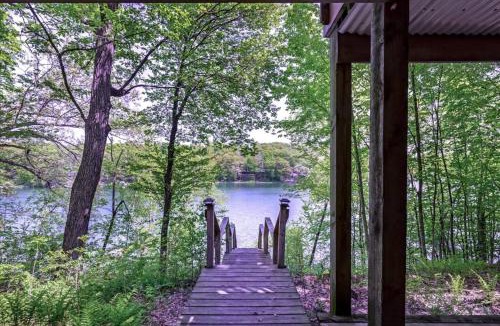 Almelund House | Cozy Lake House with Fireplace, Views, Close to Skiing!
