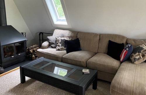 Herron Cottage | Cozy lake retreat on beautiful McCollum Lake - Pet Friendly!