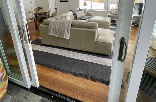 Lake Cottage | Cozy Lakefront Cottage on Gray Lake