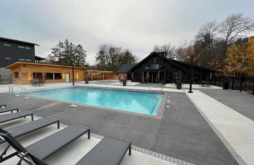 Nisswa Condo | Cozy Lakeside Studio Condo with Views of Beautiful Gull Lake