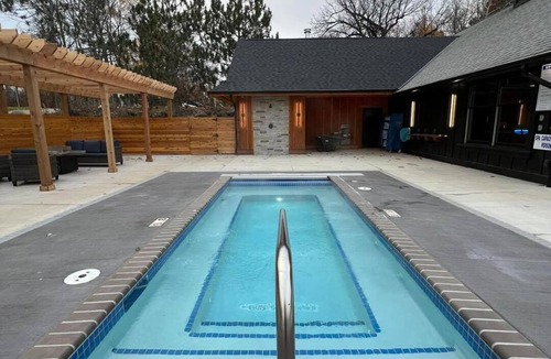 Nisswa Condo | Cozy Lakeside Studio Condo with Views of Beautiful Gull Lake