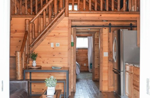 Ashtabula Cabin | Cozy Lakeview Cabin, Pet Friendly, Near Wineries and Geneva-on-the-Lake