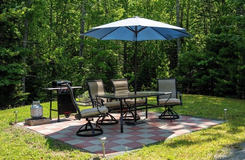 Lamoine House | Cozy Lamoine Home with porches and a sauna for a relaxing vacation in Acadia!