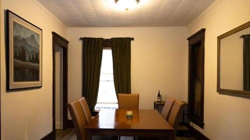 Lansing Apartment | Cozy Lansing Retreat, Steps from Downtown & River