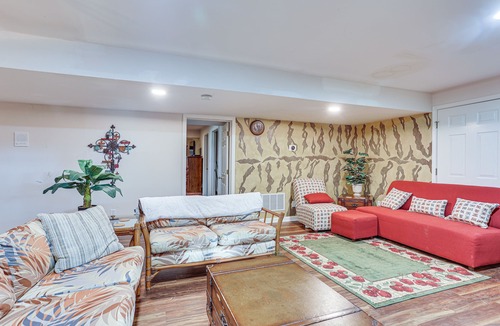 Buechel Apartment | Cozy Louisville Getaway, 17 Mi to Downtown!