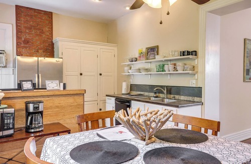Old Louisville Apartment | Cozy Louisville Vacation Rental 2 Mi to Downtown!