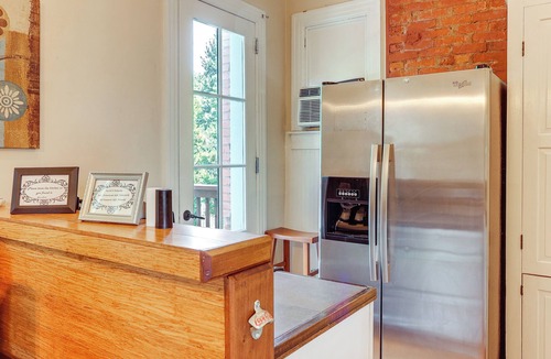 Old Louisville Apartment | Cozy Louisville Vacation Rental 2 Mi to Downtown!