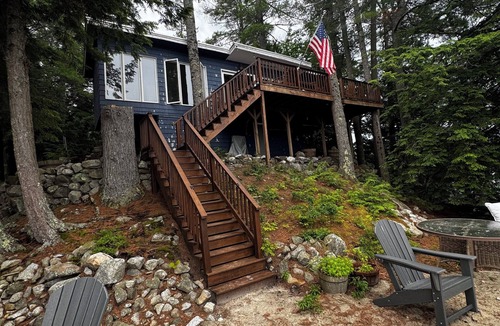 Raymond House | Cozy Maine Camp on Private Peninsula