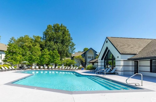 Hurstbourne Acres Apartment | Cozy Modern 1BR at The Taylor