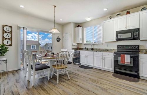 Fountain Condo | Cozy Modern 3-bdr Mtn Retreat/amazon/military base/AC/family friendly