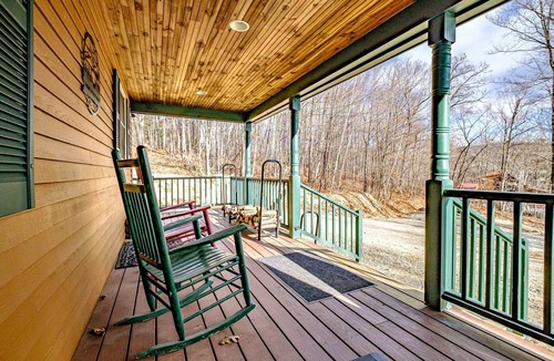 Bryant Pond Cabin | Cozy mountainside Sunday River Cabin Retreat