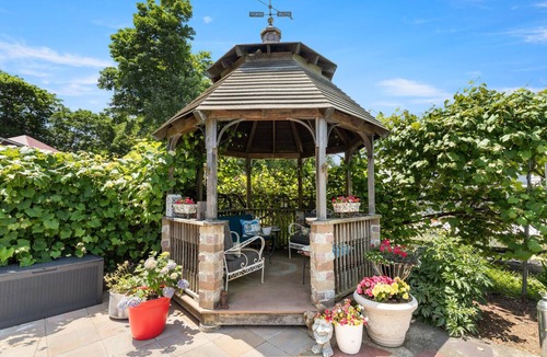 Nahant Apartment | Cozy Nahant Apartment 5 min walk to private beaches
