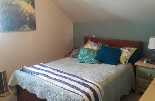Port Austin Bed & Breakfast | Cozy nest upper studio bed & breakfast near the beach; sleeps 4.