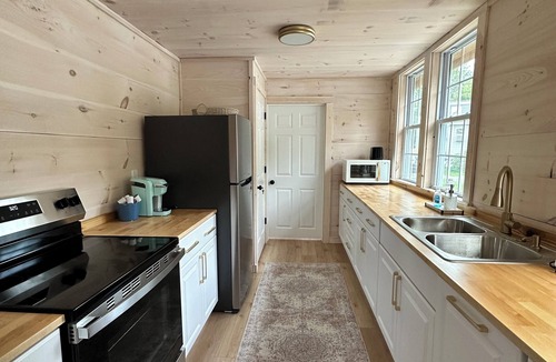 Orono Cottage | Cozy Newly Renovated Cottage On Pushaw Lake in Orono