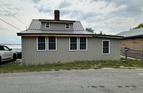 Orono Cottage | Cozy Newly Renovated Cottage On Pushaw Lake in Orono