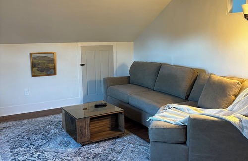 Salem Apartment | Cozy North Salem apartment in quiet neighborhood - walking distance to downtown