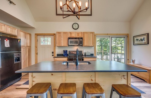 Eagle River Cabin | Cozy Northwoods Cabin w/Private Lake Access