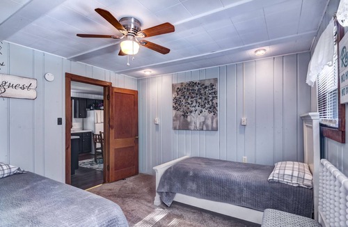 Northwoods Beach House | Cozy Northwoods cabin, steps away from Lac Courte Oreilles!!
