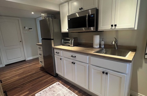 North End Apartment | Cozy on Connaught. Central apartment in Halifax - very walkable!