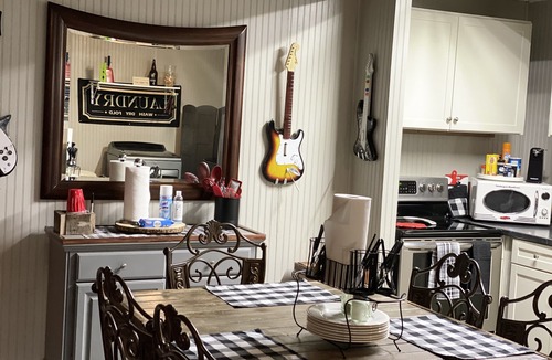 Greenbrier Apartment | Cozy pet friendly retreat near Nashville!