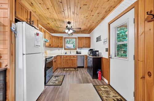 Cable Cottage | Cozy Pines on Diamond Lake