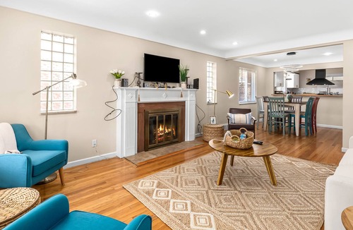 Detroit House | Cozy Ranch Home a Walk from St John's Hospital!