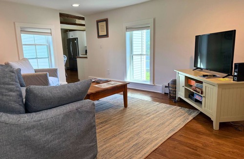 Kennebunk House | Cozy, renovated farmhouse, vaulted ceilings