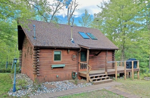 Merritt Cabin | Cozy Riverfront Cabin steps away from National Forest trails