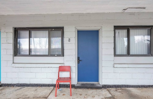 Riverview Apartment | Cozy Room with Private Bath in Brownstown