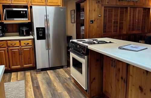 Nisswa Cabin | Cozy Rustic Cabin with WIFI on the Gull Lake Chain in Nisswa!