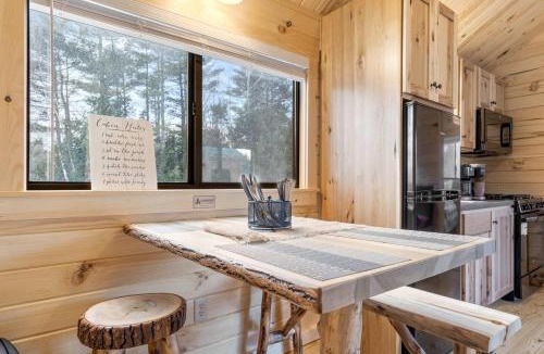 Bethel House | Cozy ski cabin #6 W/Loft, HOT TUB