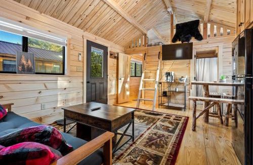 Bethel House | Cozy ski cabin #6 W/Loft, HOT TUB