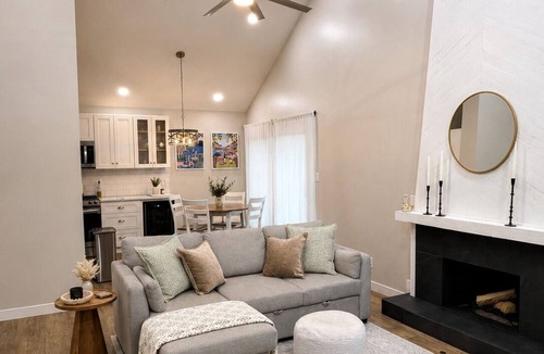 Lenexa House | Cozy & Spacious 3BR/2BA Lenexa Home