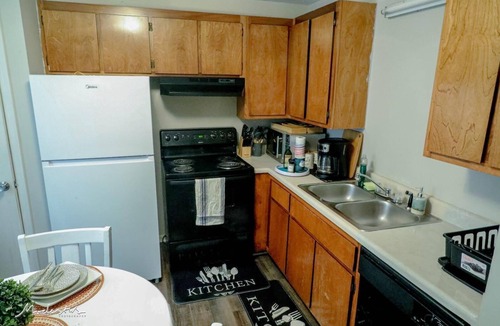 Clarksville Apartment | COZY STAY D Near Fort Campbell, APSU, exit 1 & 4, 2bed Apartment, Self Checking