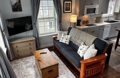 Willard Apartment | Cozy Studio Apartment within walking distance to Willard Beach