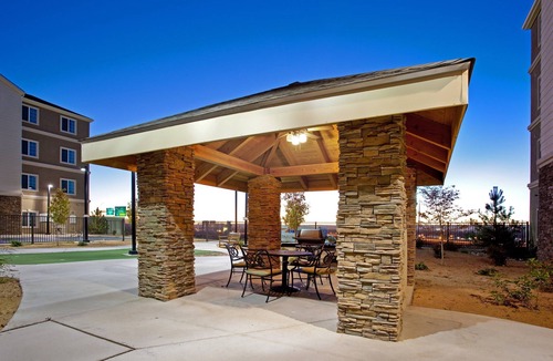 Albuquerque Apartment | Cozy Studio w/Free Breakfast, Pool & BBQ Area