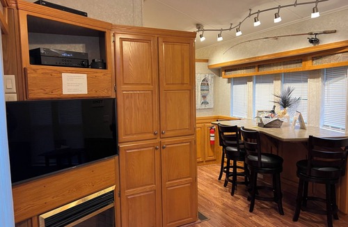 Friendship House | Cozy Tiny Home in Friendship on Castle Rock Lake, Sun Deck, Water, Pet Friendly