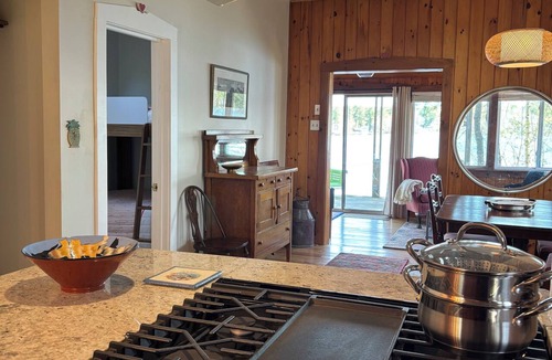 Windham House | Cozy, Tranquil Lakefront Retreat