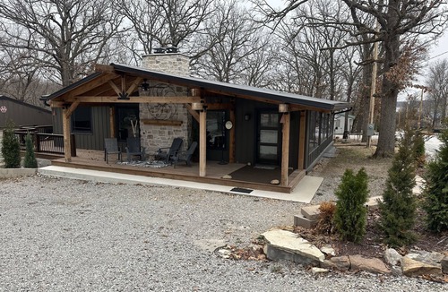 Warsaw Cabin | Cozy Truman Lake Cabin!nnFishing, hiking, swimming and boat ramp