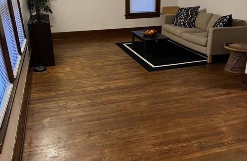 Saginaw Apartment | Cozy upstairs apartment