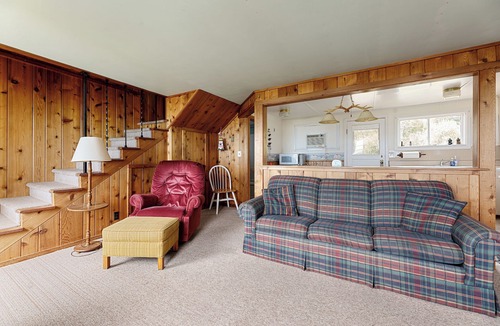 Glen Arbor Cottage | Cozy Waterfront Cottage w/Kayaks on Big Glen Lake!