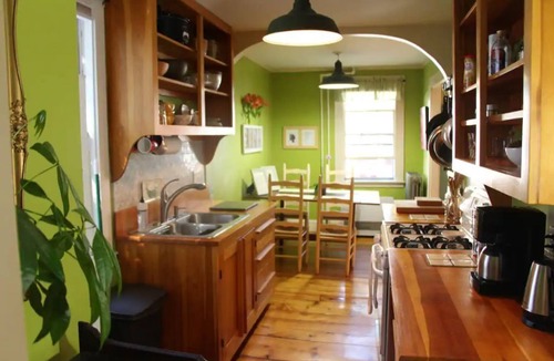 West End Apartment | Cozy West End apartment minutes from the Old Port